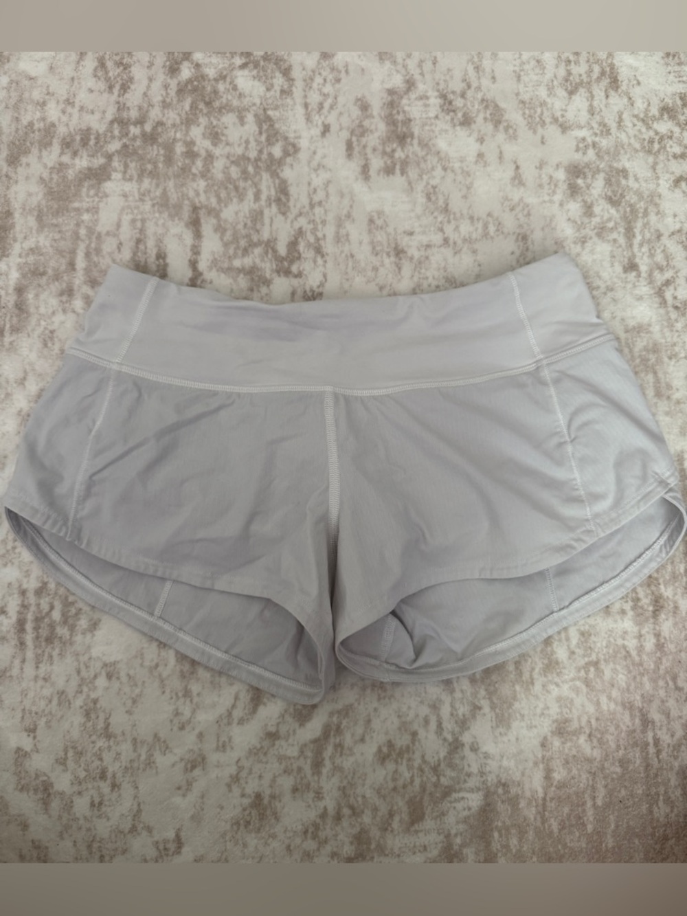 Lululemon Speed Up Shorts Low Rise 2.5” Size 2 White